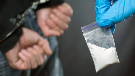 Чиновника куйтунской администрации заподозрили в торговле наркотиками